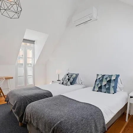 Fantastic Duplex In Private At Graca 리스본