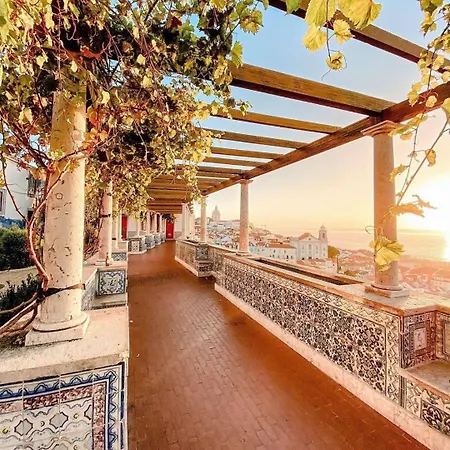 Fantastic Duplex In Private At Graca Lägenhet Lisboa