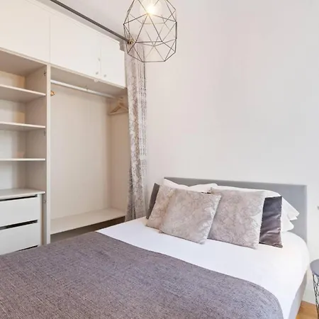 아파트 Fantastic Duplex In Private At Graca *