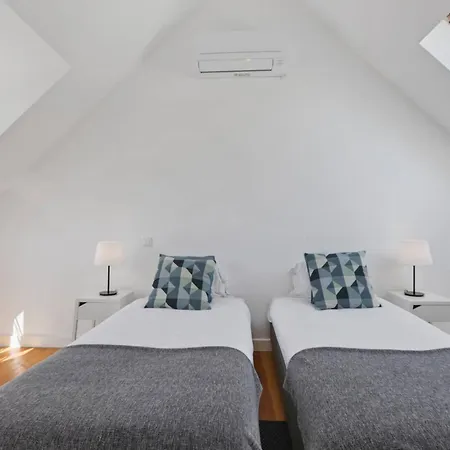 Fantastic Duplex In Private At Graca Appartamento